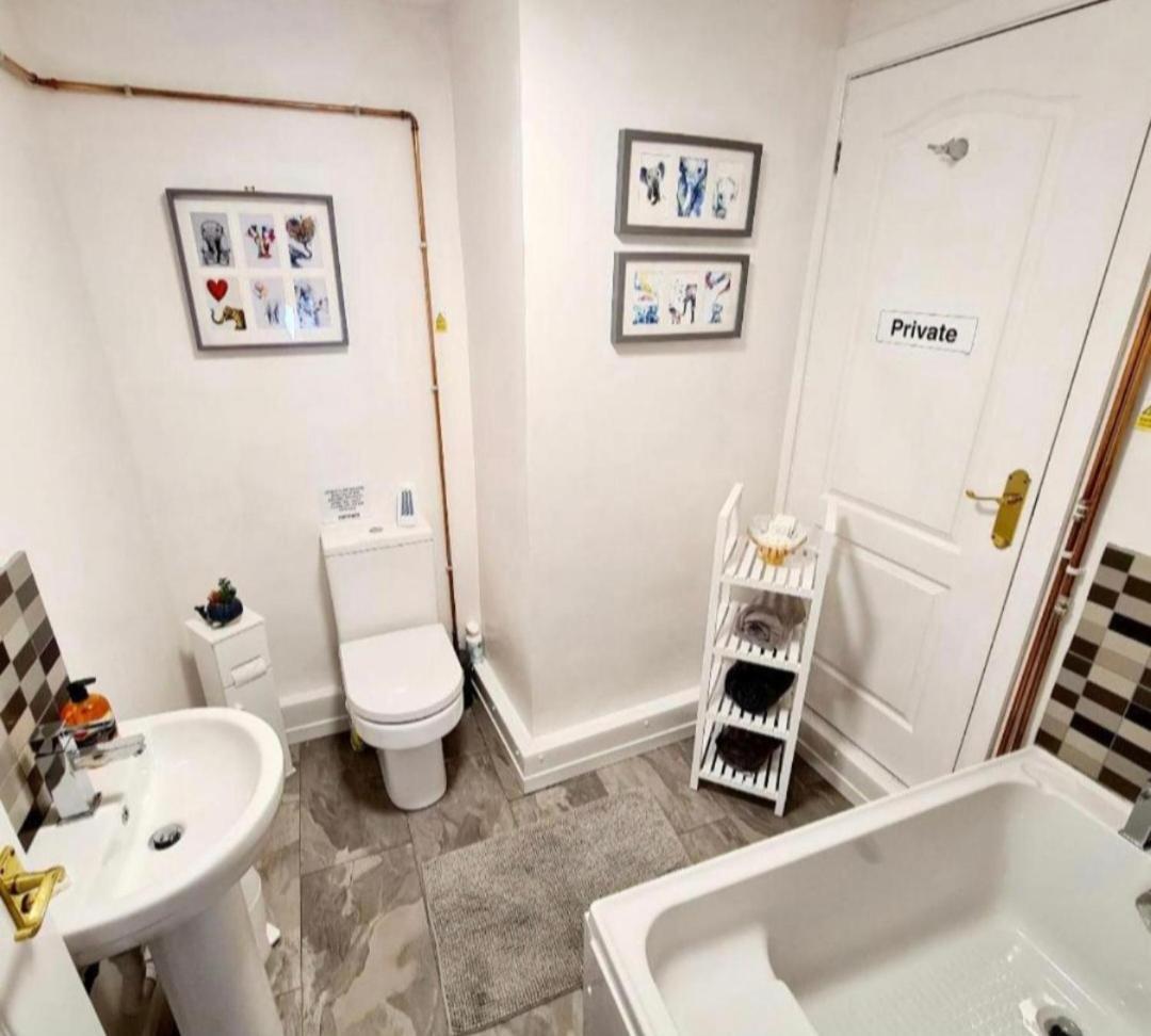 Beautiful 2 Bedroom Annexe In Popular Town Location Narberth Exterior photo